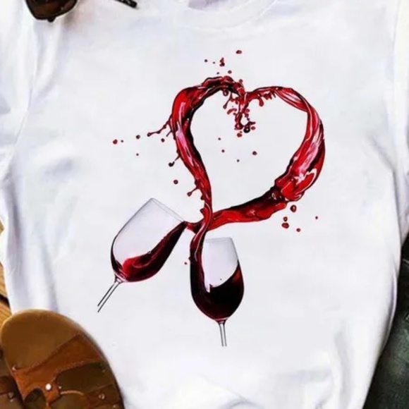 NWT White Graphic Short Sleeve Tee - Picture 2 of 3